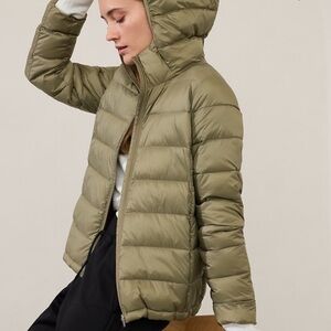 Athleta Aire Puffer Jacket